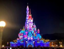 Dengan Harga Tiket Masuk Mulai Dari Rp.1 Juta, Yuk Ajak Keluarga Menikmati Wahana Seru di Hong Kong Disneyland