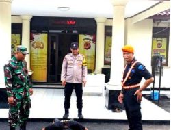 Timnas Indonesia Kalah, Langsung Melempar Kereta Api Yang Sedang Beroperasi