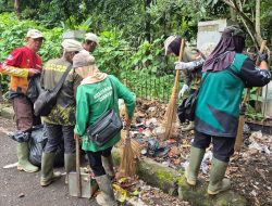 Kecamatan Bandung Wetan Kembali Mengadakan Kegiatan Jumat Bersih di Daerah Kelurahan Cihapit