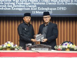 PJ Wali Kota Bandung Menyampaikan Usulan Perubahan Perda Kota Bandung Nomor 1 Tahun 2024 Tentang Pajak Daerah dan Retribusi Daerah