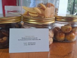 Yahya Koekies & Taart Sejak Tahun 1960 Menjual Macam- Macam Kue Kering dan Kue Basah Premium sejak tahun 1960.