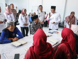Wakil Wali Kota Bandung Memberikan Semangat Kepada Para Peserta Gerakan Berantas Buta Huruf Al-Qur’an