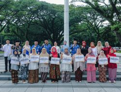 Dihari Istimewa Bagi Perempuan, Pemkot Bandung Serahkan Modal Usaha Bagi Perempuan Kepala Keluarga