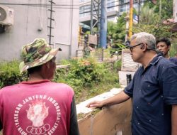 Wali Kota Bandung, Meminta Warga yang Tinggal di Pinggir Sungai untuk Pindah