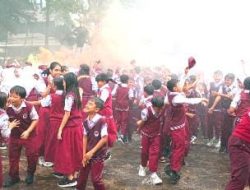 Tanpa Pungutan, Kelulusan & Pelepasan Siswa SDN 035 Soka Bandung, Jadi Inspirasi Pendidikan Gotong Royong