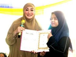 Kehadiran Ustadzah Angelina Sondakh, Menjadi Pemantik Semangat Panitia dan Peserta