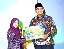Kepala SDN 088 Embong Raih Juara 1 ASN Inspiratif Kota Bandung Tahun 2025