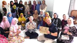 Merajut Kemandirian: Komunitas Merajut Tasikmalaya (KMT), Berdayakan Ratusan Perempuan Tembus Pasar Italia