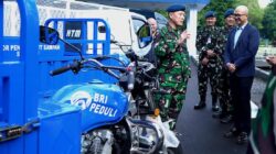 BRI Peduli Serahkan Bantuan Mobil Pengangkut Sampah dan Motor Roda Tiga untuk Sesko AU