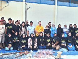 Bagikan Daging Sedekah Genting, Merupakan Aksi Nyata Turunkan Stunting Kemendukbangga/BKKBN dan IPEKB Jawa Barat